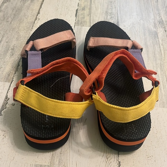 Time and tru sandals.    Size 11. - Picture 4 of 4